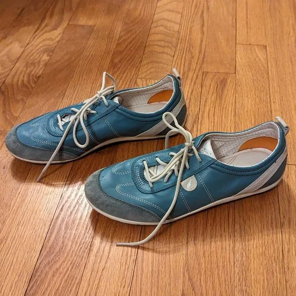 Geox Respira Sneakers. Light blue leather with blue suede trim. Size 39 - Picture 2 of 7